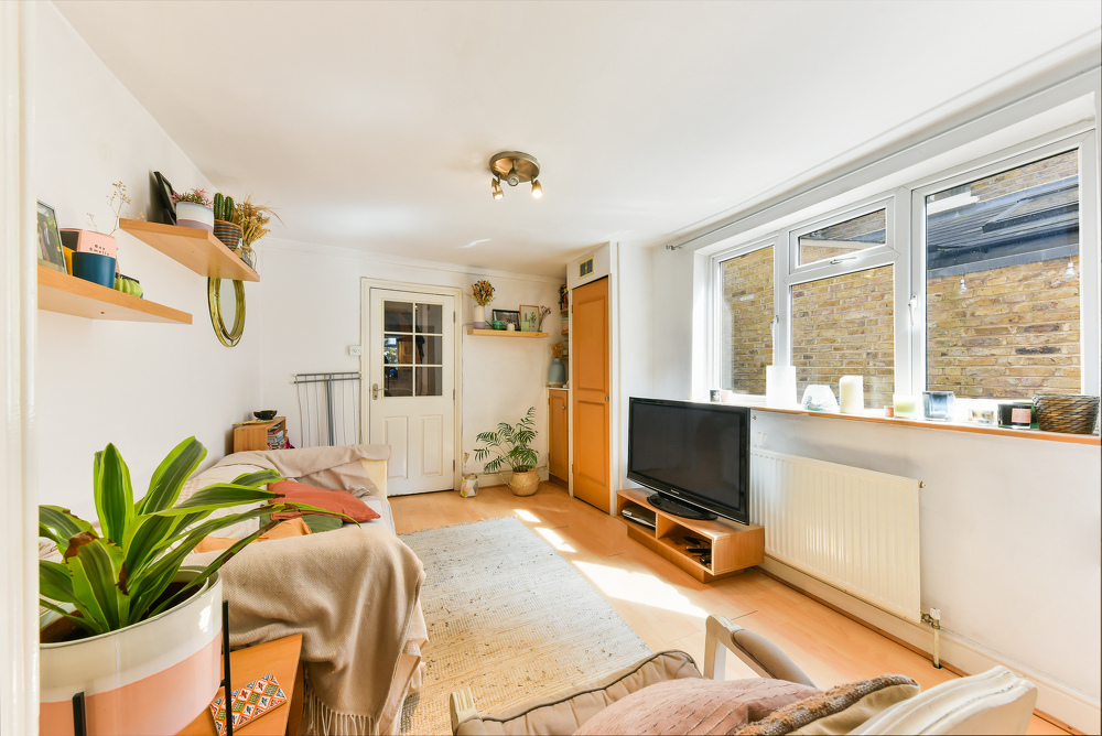 house or flat for sale or rent in south west London